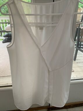 cooper & ella airy White Sleeveless V-neck Top size 8